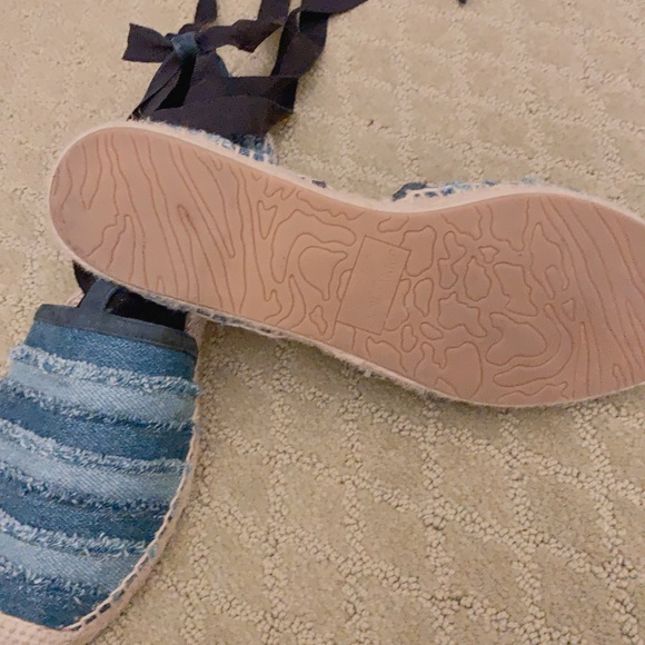 Size 7 Jimmy Choo denim espadrilles - Picture 3 of 3
